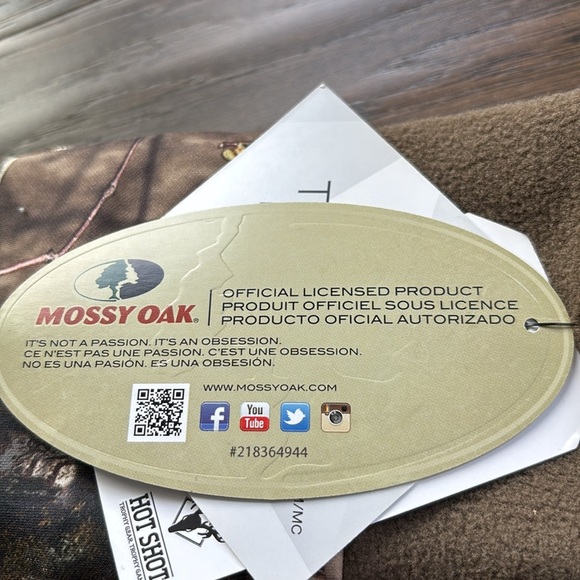 Mossy Oak Hot Shot 3M Thinsulate insulated camo, fingerless,fleece lined mittens - Picture 7 of 9